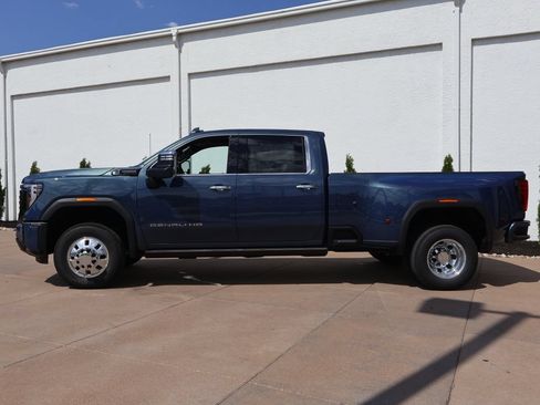 New 2026 GMC Sierra 3500 Denali Ultimate AWD/4WD image 3
