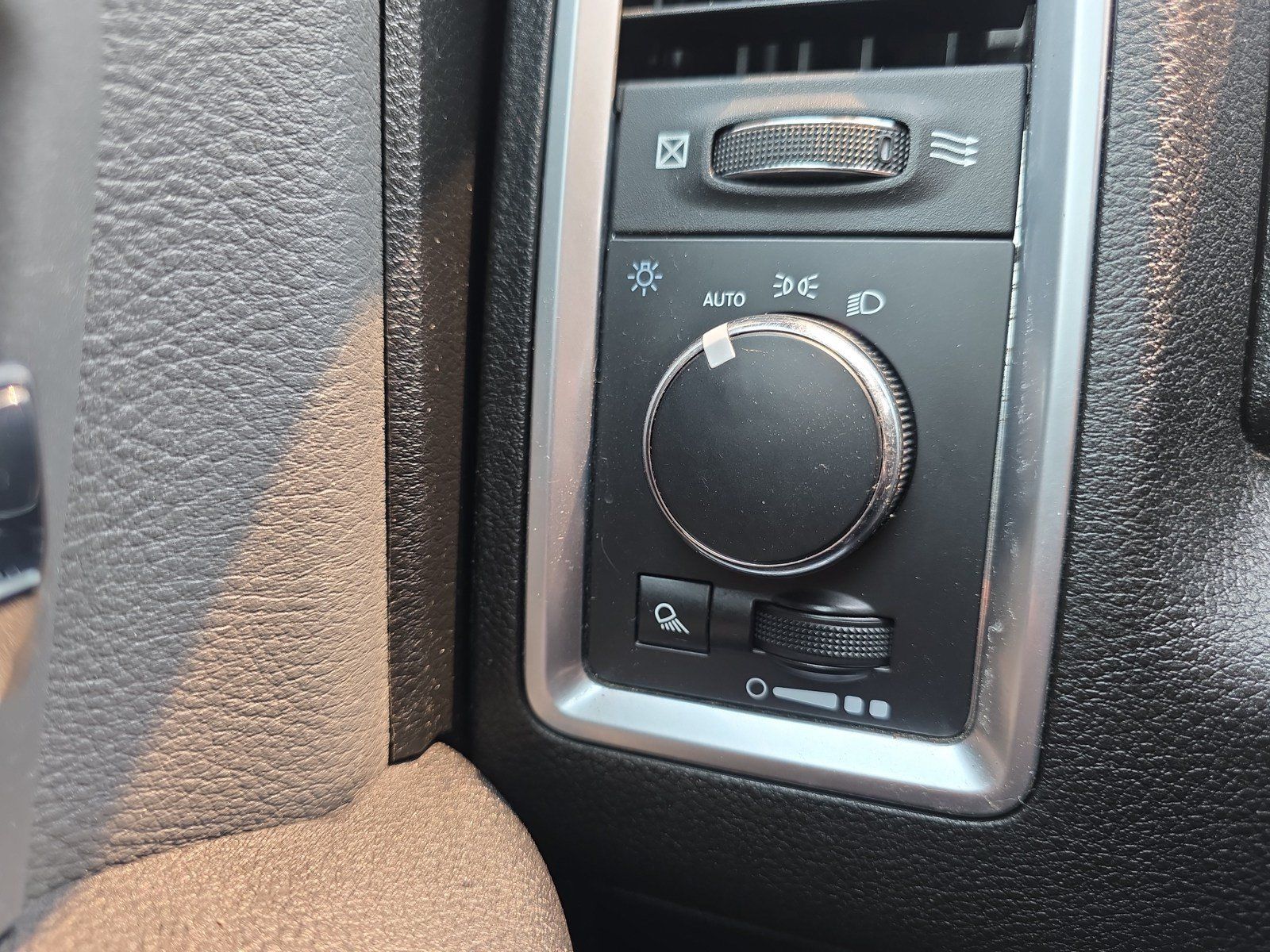 Used 2022 RAM 1500 Classic SLT w/ Protection Group AWD/4WD image 20