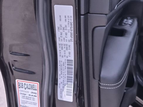 Used 2014 Jeep Grand Cherokee Overland AWD/4WD image 38