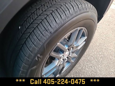 Used 2025 GMC Acadia Elevation image 7