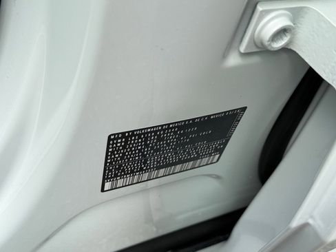 New 2026 Volkswagen Tiguan SEL R-Line AWD/4WD image 35