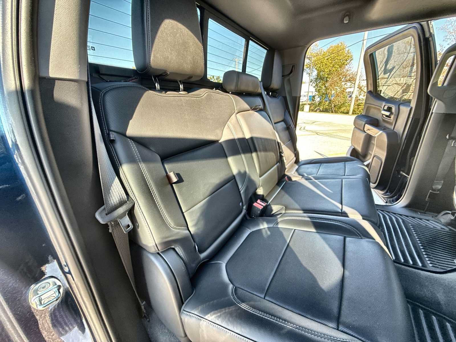 Certified 2020 Chevrolet Silverado 1500 LTZ w/ LTZ Premium Package AWD/4WD image 28