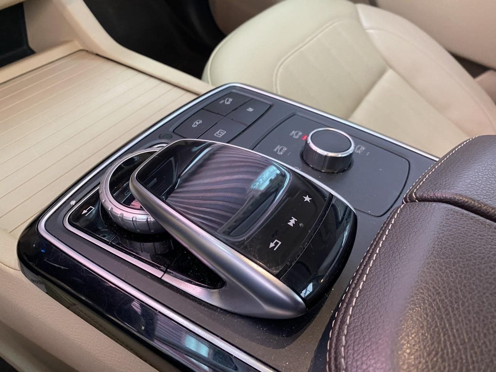 Used 2018 Mercedes-Benz GLS 450 4MATIC image 25