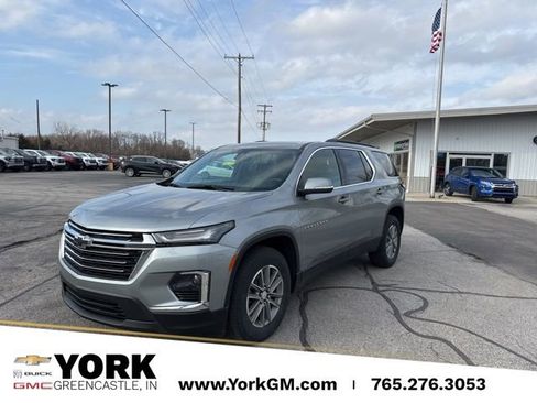 Used 2023 Chevrolet Traverse LT image 1