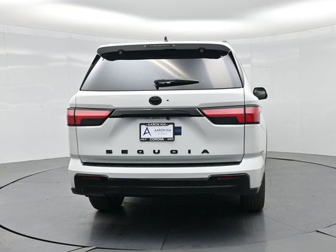 Used 2024 Toyota Sequoia Platinum AWD/4WD image 27