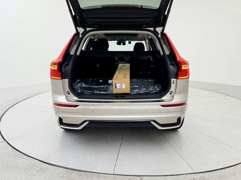 New 2025 Volvo XC60 B5 Core w/ Protection Package Premier image 19