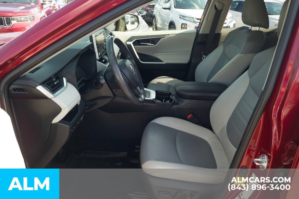 Used 2019 Toyota RAV4 XLE Premium w/ Advanced Technology Package AWD/4WD image 17