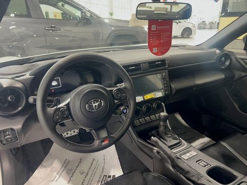 New 2025 Toyota GR86 Premium image 21