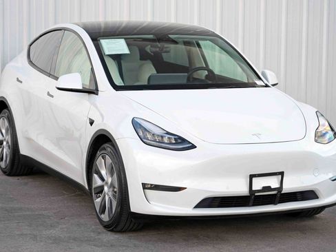 Used 2021 Tesla Model Y Long Range image 54