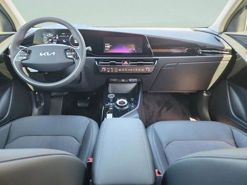 Used 2025 Kia Niro Wind w/ Wind Preserve Package image 8