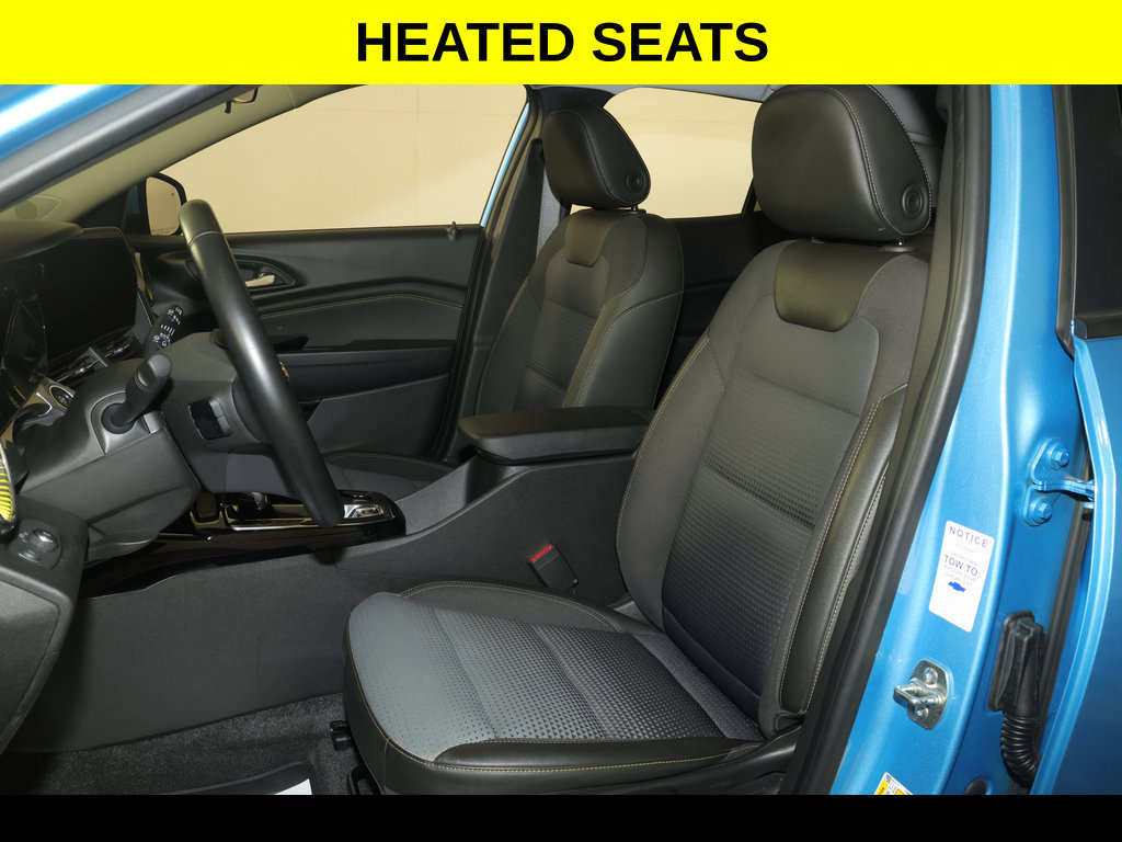 Used 2025 Chevrolet Trax LT w/ Driver Confidence Package FWD image 3