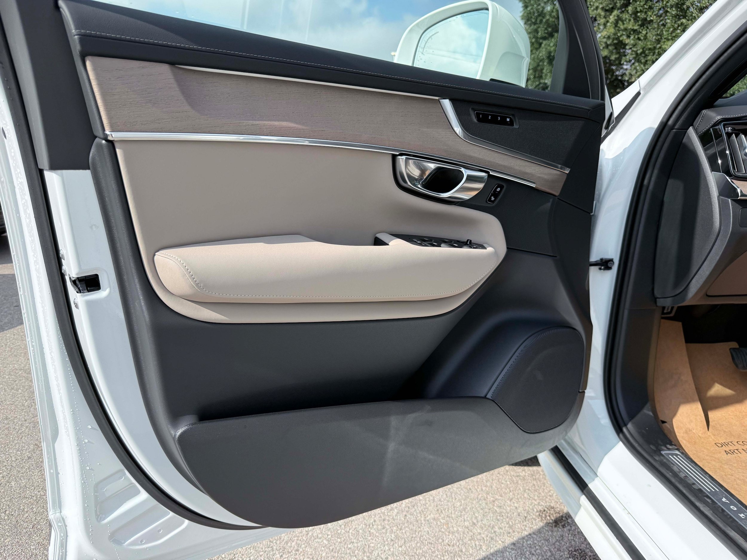 New 2026 Volvo XC90 T8 Plus AWD/4WD image 11