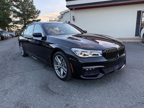Used 2018 BMW 750i xDrive image 5