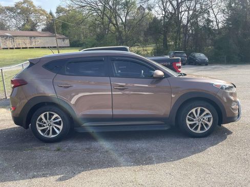 Used 2016 Hyundai Tucson SE w/ Option Group 02 image 9