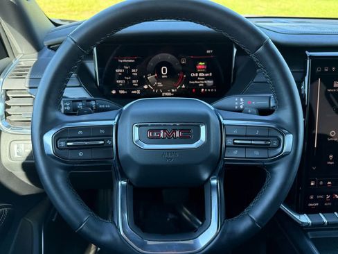 Used 2025 GMC Acadia Elevation image 16