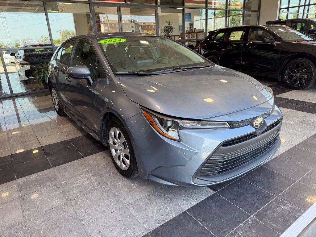 Certified 2024 Toyota Corolla LE FWD image 5