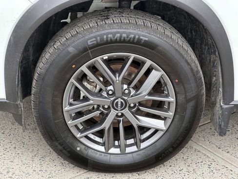 Used 2024 Nissan Rogue S image 12