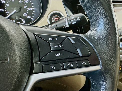 Used 2017 Nissan Rogue SV w/ Sun & Sound Touring Package image 25