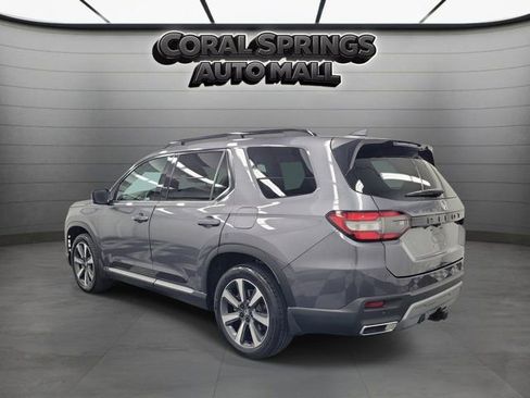 Certified 2023 Honda Pilot Touring image 4