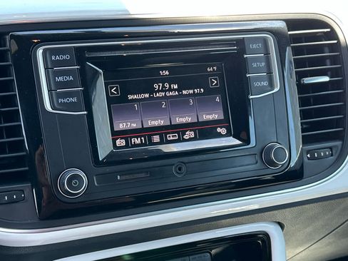 Used 2018 Volkswagen Beetle 2.0T S image 27