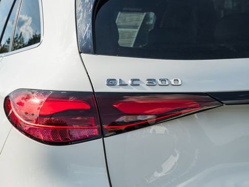 Used 2023 Mercedes-Benz GLC 300 4MATIC image 7