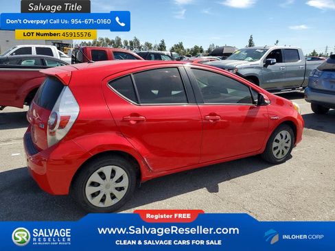 Used 2014 Toyota Prius C FWD image 4