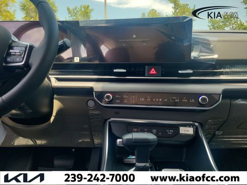 New 2026 Kia Carnival EX FWD image 22