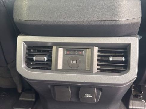 Used 2023 Ford F250 Lariat w/ Sport Appearance Package image 14