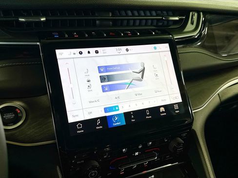 Used 2023 Jeep Grand Cherokee 4WD 4xe w/ Luxury Tech Group II image 26