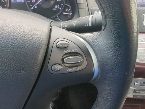 Used 2016 INFINITI Q70 L 3.7 image 18