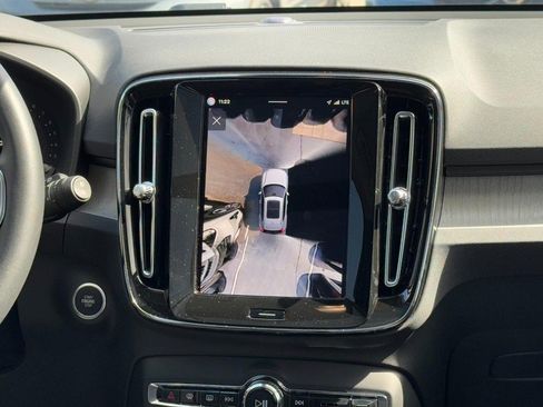 Certified 2025 Volvo XC40 B5 Plus image 14