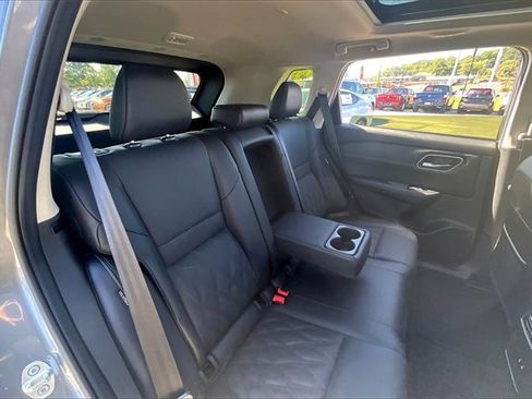 Certified 2024 Nissan Rogue Platinum image 22