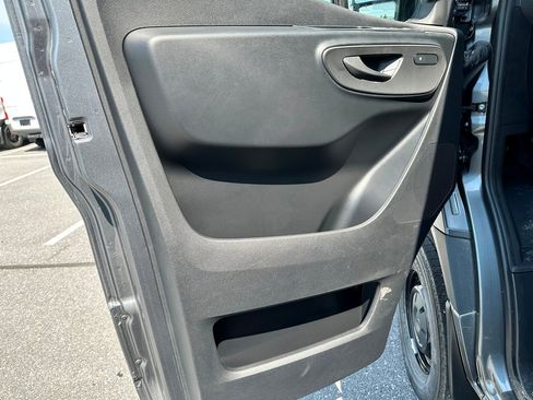 Used 2025 Mercedes-Benz Sprinter 2500 image 10