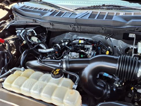 Used 2021 Ford F150 XL w/ Equipment Group 101A High RWD image 9