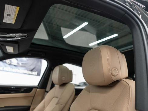 Used 2023 Porsche Cayenne Platinum Edition AWD/4WD image 11