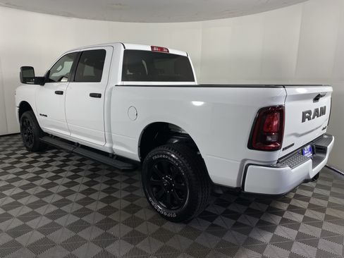 Used 2025 RAM 2500 Big Horn AWD/4WD image 9