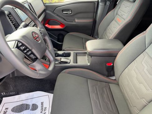 Used 2024 Nissan Frontier Pro-X w/ Technology Package RWD image 9