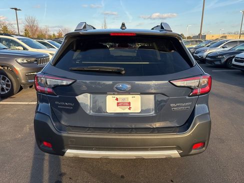 Used 2025 Subaru Outback Touring XT image 4