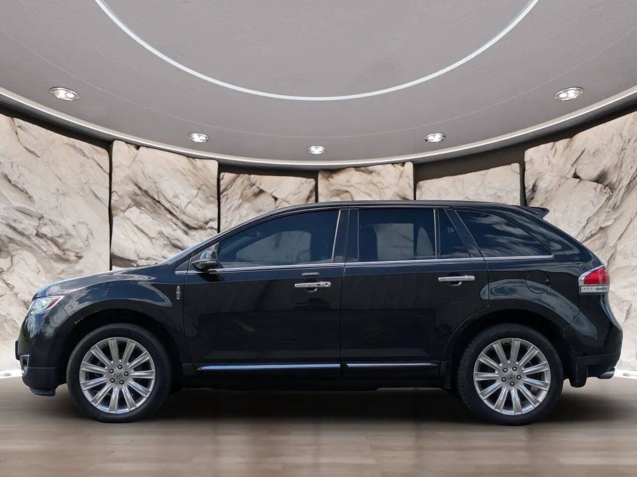 Used 2012 Lincoln MKX AWD image 4