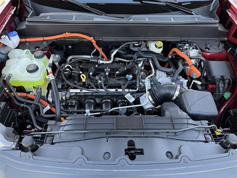 New 2025 Ford Maverick XLT image 9