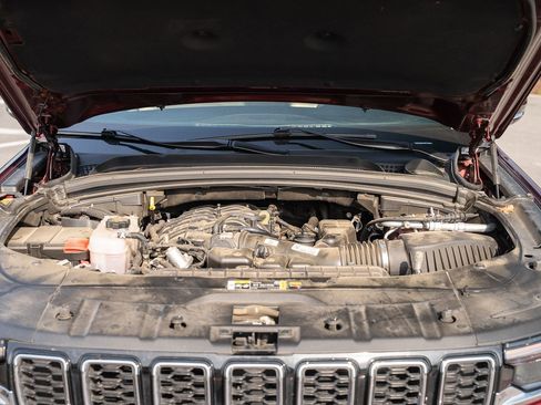 Used 2024 Jeep Grand Cherokee Limited RWD image 22