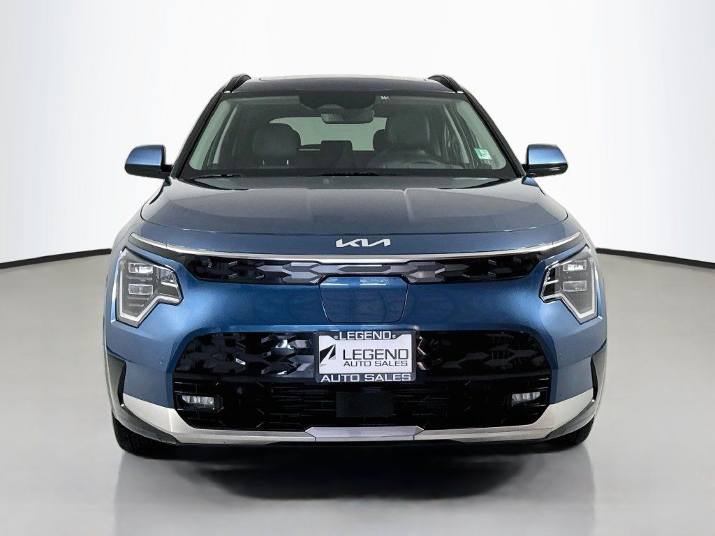 Used 2023 Kia Niro Wave w/ Wave Preserve Package FWD image 2