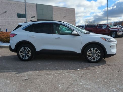 Certified 2022 Ford Escape SEL image 9