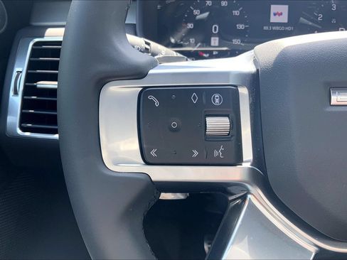 Certified 2025 Land Rover Discovery Dynamic SE AWD/4WD image 23