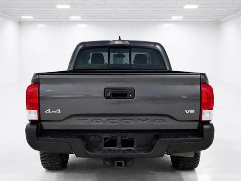 Used 2016 Toyota Tacoma SR5 w/ SR5 Appearance Package (SN) image 10