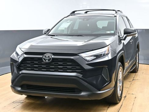 Used 2025 Toyota RAV4 XLE image 5