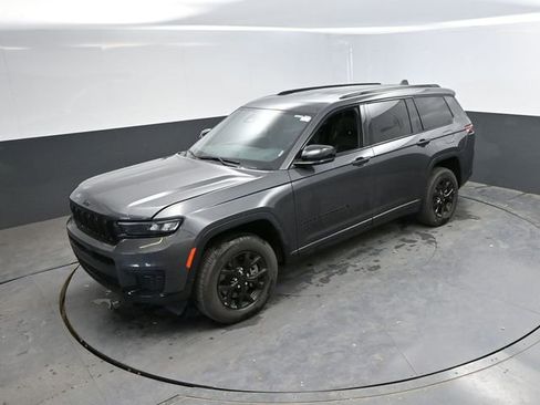 Used 2024 Jeep Grand Cherokee L Laredo AWD/4WD image 42