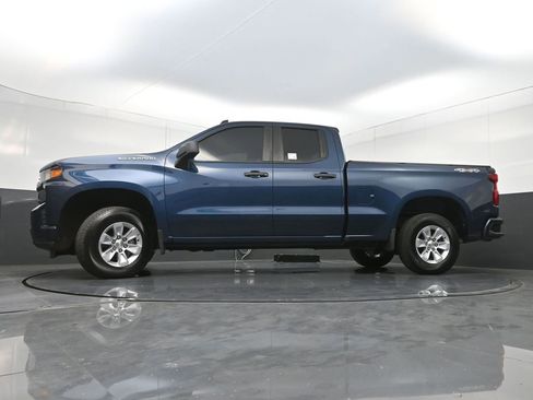 Used 2019 Chevrolet Silverado 1500 Custom w/ Custom Convenience Package AWD/4WD image 22