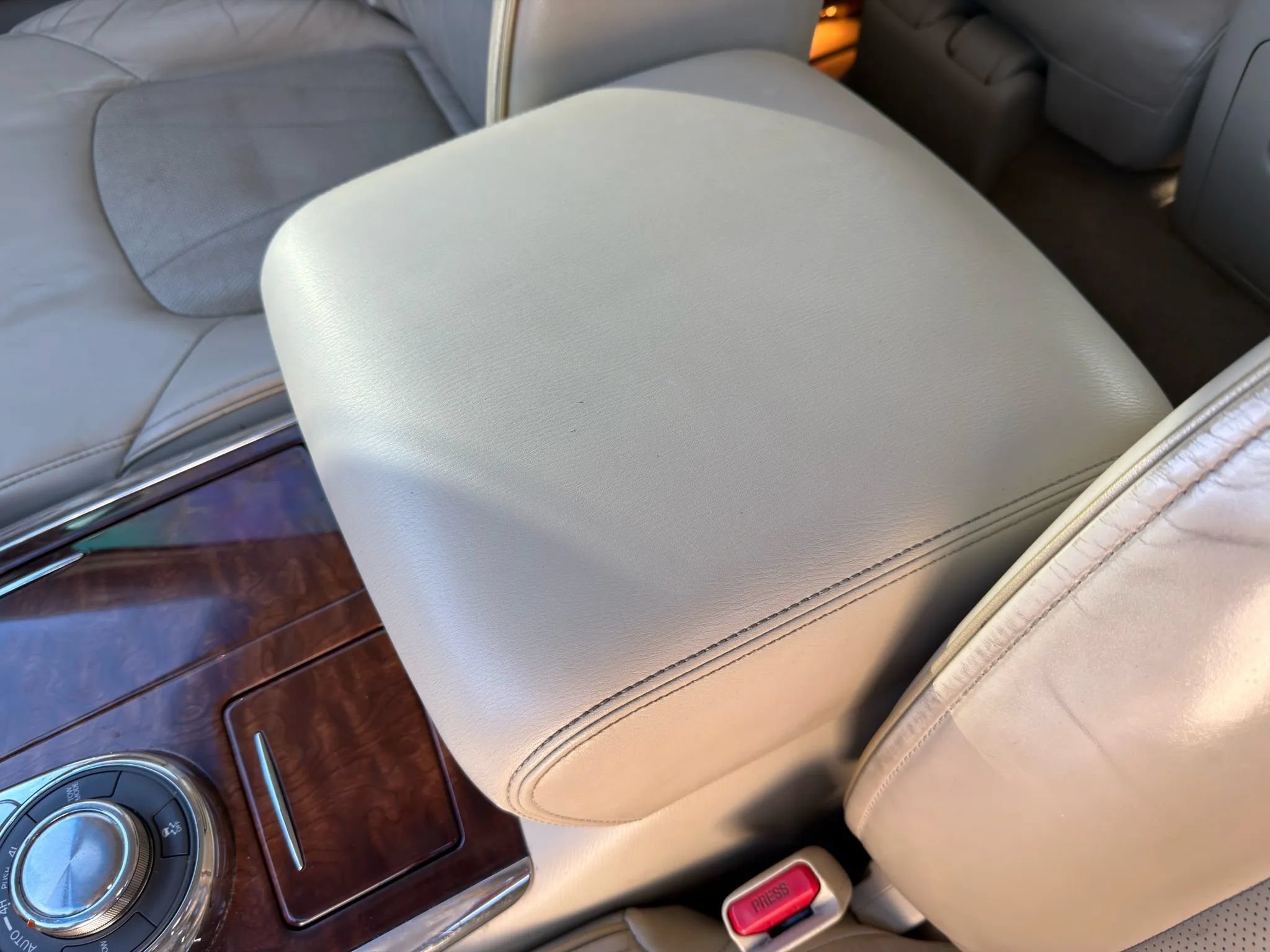 Used 2016 INFINITI QX80 4WD w/ Deluxe Technology Package image 32