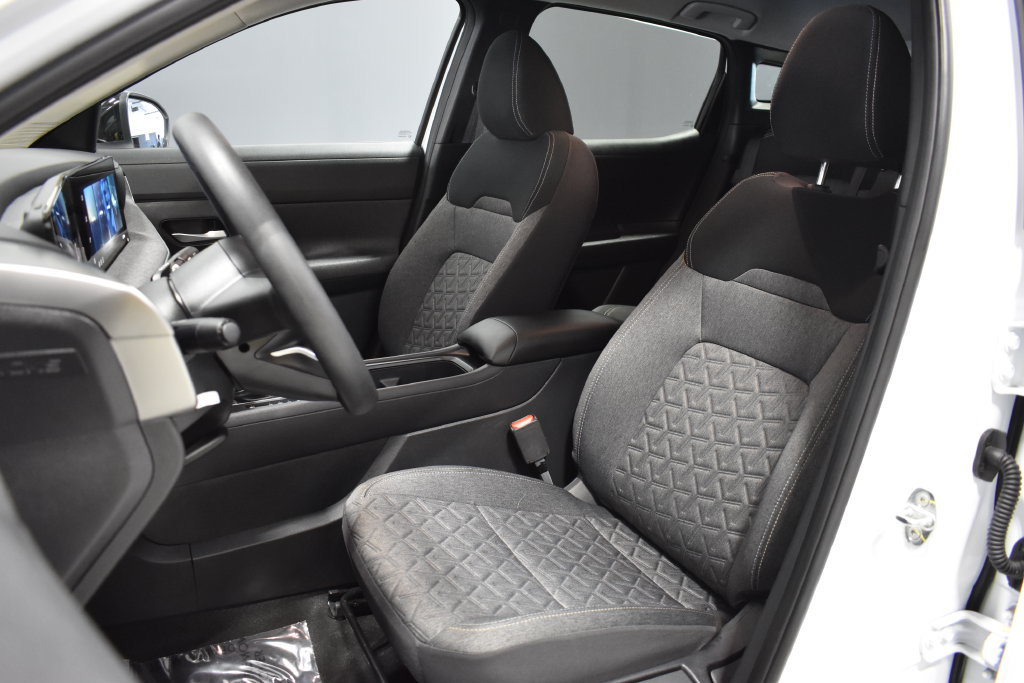Certified 2026 Nissan Kicks SV AWD/4WD image 5